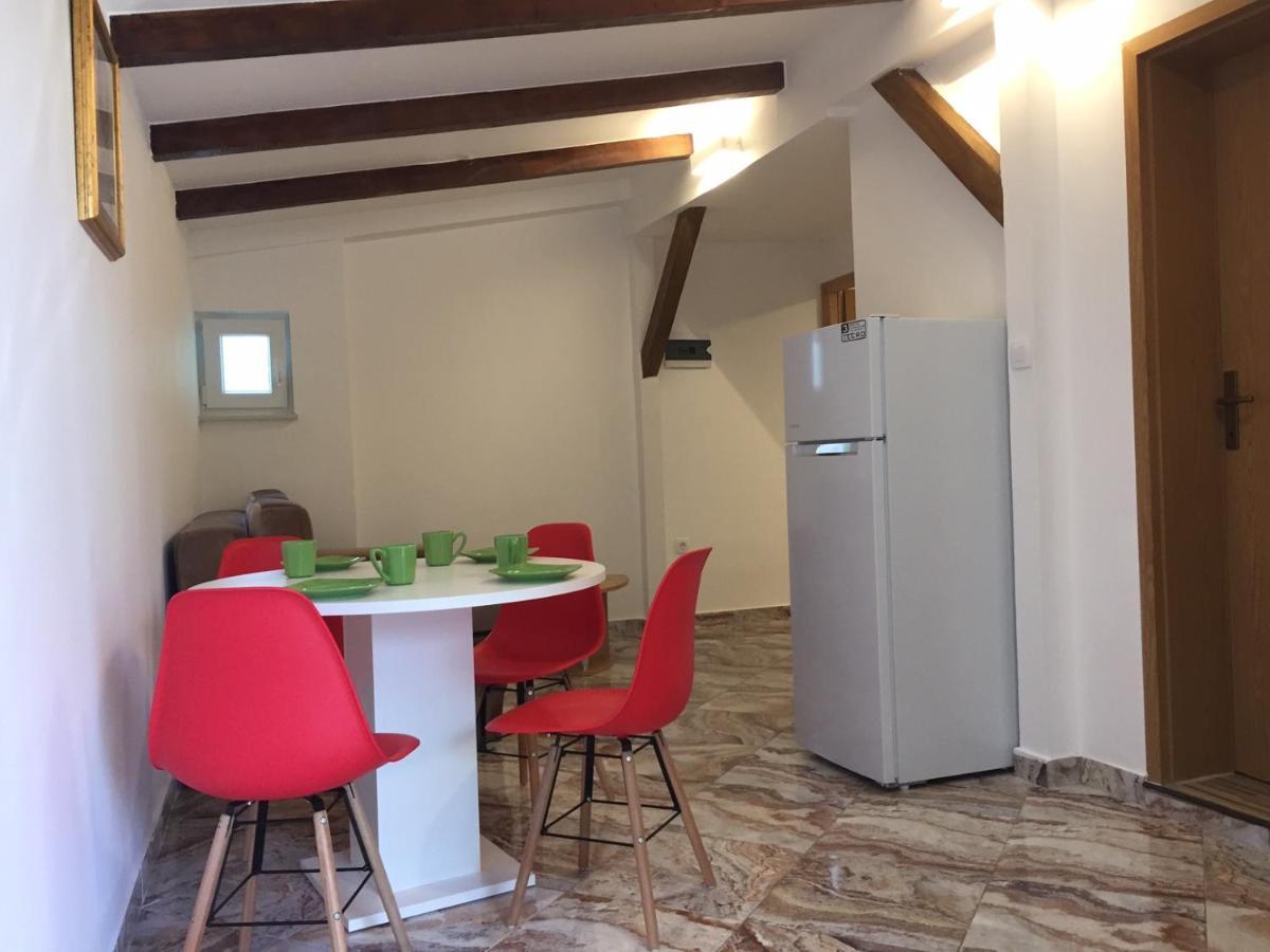 One-Bedroom Apartment, Wifi, Airco, Parking, Washing Machine, Grill Medulin Exteriör bild